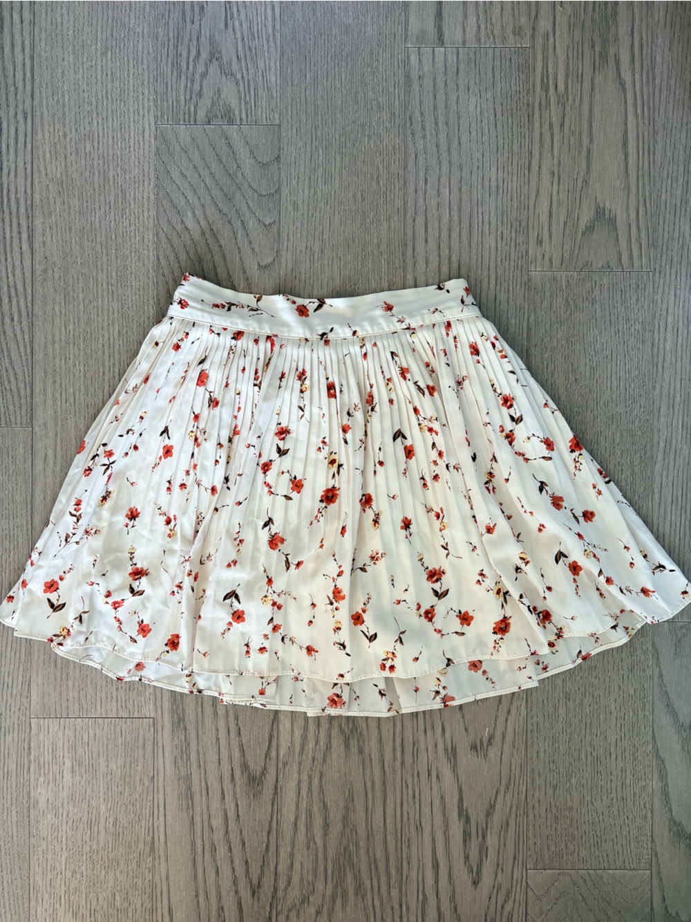 Cream Floral Pleated Skort
